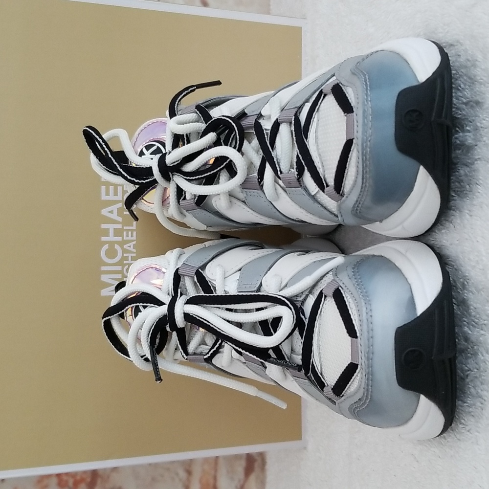 New Michael Kors Hero Trainer Sneakers - Picture 2 of 15